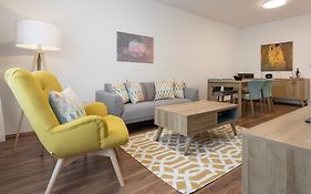 Mar Suite Apartments - Simmering